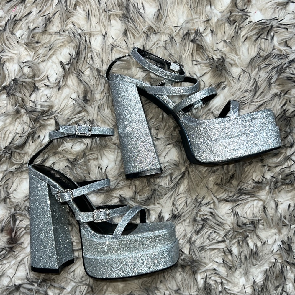 Strappy Platform Heel US 8